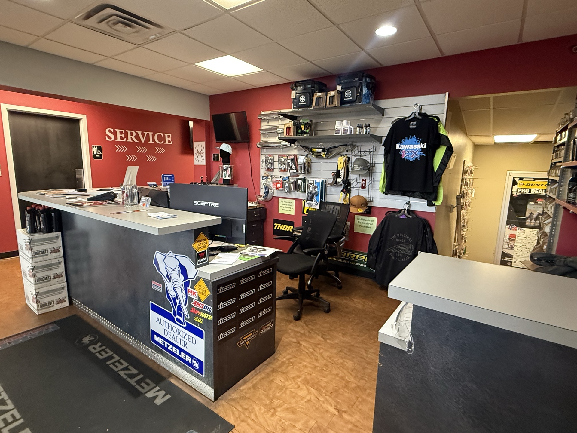 iMotorsports Chicago service department counter